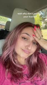 Lesley Grubbs's Instagram, Twitter & Facebook