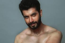 Surbhi chandna b'day celebration with sharad malhotra,mohit sehgal on the sets of naagin 5. Sharad Malhotra On Working With Surbhi Chandna In Bepanah Pyaar