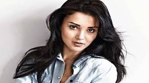 Amy Jackson to conduct Instagram contest for her 1 million followers!