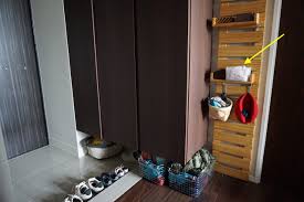 100均アイテムで玄関に手作りマスク収納 忘れ物防止アイデア 収納 アイデア 収納 壁掛け収納