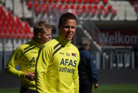 He also has a total of 0 chances created. Niklas Moisander Wikipedia La Enciclopedia Libre