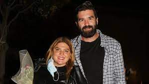 Η δανάη μπάρκα μπορεί να δουλεύει καθημερινά για τις ανάγκες της εκπομπής της στο mega πάνε δανάη, αλλά τα σαββατοκύριακα τα αφιερώνει στον εαυτό της και τους αγαπημένους της φίλους! Danah Mparka Apokalypse Giati Xwrise Apo Ton Syntrofo Ths Celebrities Eidhseis
