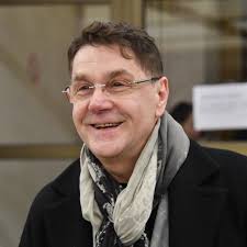 Во время разговора анчуков уже был болен. 62 Letnij Sergej Makoveckij Zarazilsya Koronavirusom Vokrug Tv