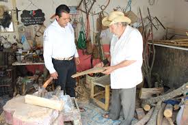 Sectores se ubica en empresas y talleres y cooperativas de carácter artesanal y artístico, relacionados con el campo propio de la cerámica. Inician Los Talleres Artesanales Gobierno Municipal Nochistlan