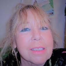 Karen Tessier's Instagram, Twitter & Facebook