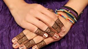 Mehndi ki design back hand. Top 15 Mehndi Designs For Fingers Livinghours