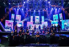 Check spelling or type a new query. Meski Tanpa Penonton Konser Gigi Malam Ini Tetap Digelar