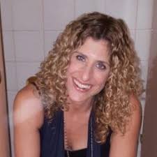 Michelle Donato (@CurlyMichelleD)