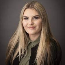 Daisy Downing's Instagram, Twitter & Facebook