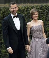Hat mit letizia das volk geheiratet. Letizia Von Spanien Die Mager Konigin Letizia Von Spanien William Und Kate Salma Hayek