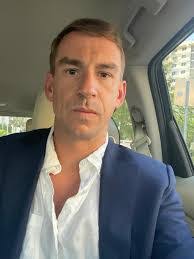 Louie Ronquillo's Instagram, Twitter & Facebook