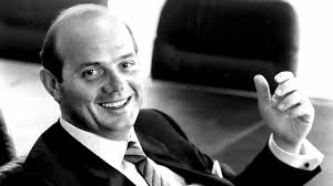 Solomon Lew considered buying David Jones from Woolworths Holdings