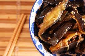 Questo tortino di melanzane in vasocottura ne è la prova, arricchito con tonno, olive e poco altro. Gaji Namul La Ricetta Coreana Delle Melanzane Al Vapore La Cucina Geografica Storie E Ricette Dal Mondo