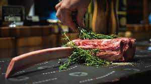Keeping the meat at the right temperature will avoid bacteria growth, which may cause foodborne illness. 4 Experts Share The Perfect Steak Preparation Steak School By Stanbroke