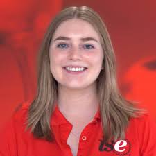 Kari Sutton's Instagram, Twitter & Facebook