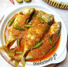 Jika terlalu kental, tuang sedikit air, masak hingga mengental. Resep Masak Ikan Kembung Asam Pedas