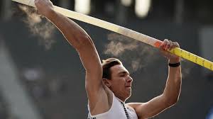The first world record in the men's pole vault was recognized by the international association of athletics federations in 1912. Nach 9545 Tagen Duplantis Knackt Stabhochsprung Weltrekord