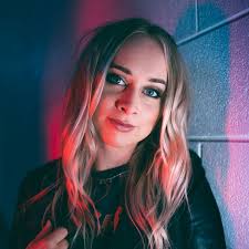 Melanie Dyer is absolutely dominating the country pop scene