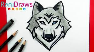 Dibuje una m curvilínea en la parte delantera de la cabeza para la boca abierta, y una pequeña oreja atipsndo a la parte posterior del animal. Como Dibujar Un Lobo Paso A Paso Youtube