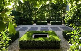 Fountain Surrounded By Box Hedge Paul Bangay Garden Design Landscape Design Outdoor Gardens