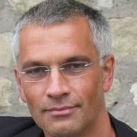 10 "Robert Pistorius" profiles