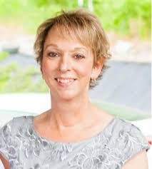 Lori Devoe's Instagram, Twitter & Facebook