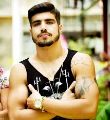 Personagem do caio castro na novela i love paraisópolis. Caio Castro Agride Fotografo E E Expulso De Festa Por Policiais