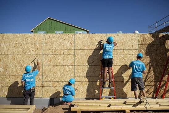 Volunteer near you with Habitat for Humanity