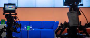 Auf dem blauen sofa in bensberg markttag in bensberg. Zdf 3sat Bauen Blaues Sofa Trotz Buchmessen Absage Auf Dwdl De