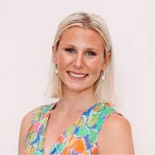 Anna Ostrowski's Instagram, Twitter & Facebook