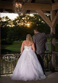 Elyse Agee Wedding Photographed By Cindy Shaver Photography Wedding At Stone Bridge Farms Check Out Alabama Wedding Venues Wedding Wedding Portraits