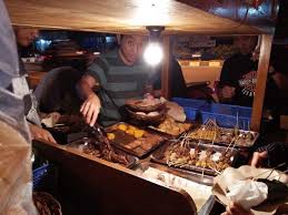 Menu yang disajikan di angkringan gaul ampiran 3 ini tak jauh berbeda dengan angkringan pada umumnya yaitu nasi kucing juga aneka sate dan gorengan. Usaha Angkringan Peluang Analisa Usaha Dan Cara Memulai Lurus Id