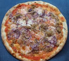 Pizza Tonno E Cipolla Saporidicalabria Pizza Tonno E Cipolla Pizza Cipolle