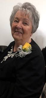 Carolyn Akin's Instagram, Twitter & Facebook