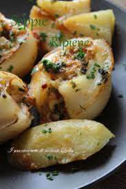 Seppine al forno con pangrattato, aglio,parmigiano e prezzemolo. Seppie Ripiene Ricetta Con Il Pesce Completa Con Contorno Di Patate Al Forno Ricette Cucinare Il Pesce Ricette Di Cucina