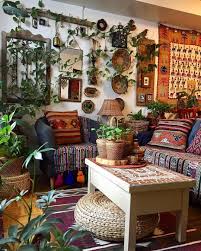 Lauren flanagan has more than 15 years of experience working in home decor and has written extensively for a variety of publications about home decor. Love The Energy In This Room Especially Thr Indoor Plants Bohemianhome Bohemianch Boho Style Interior Boho Style Interior Design Decor