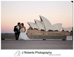 Pin By Kelly Crompton On Sydney Wedding Photo Ideas Pre Wedding Photoshoot Funny Wedding Photos Couple Shoot