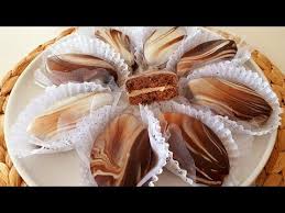 حلويات العيد 2020 السهل والراقي صابلي الرخامي بطعم الكراميل وكريمة الزبدة طعم وشكل تحححفة Youtube Food Cuisine Desserts