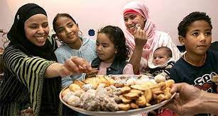 Het suikerfeest is een islamitisch feest aan het einde van de jaarlijkse vastenmaand, de ramadan. Suikerfeest Woordenlijst
