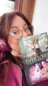 I'm back, baby!!! I can finally share these piccies without worrying about  spoiling the book cover reveal! 😅 What a thrill it was to be back at the  annual Tassie Indie Author