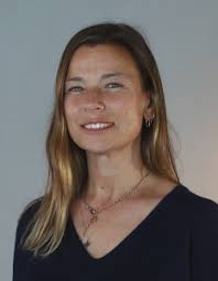 Laura Solomons's Instagram, Twitter & Facebook