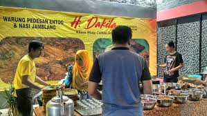Dibalik rasa pedas yang menendang, ada rasa gurih yang berasal dari. Pedesan Entog Dan Nasi Jamblang H Dakila Ramaikan Kuliner Cirebon