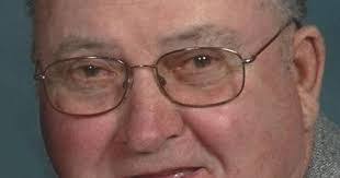 Kenneth Rigdon's Instagram, Twitter & Facebook