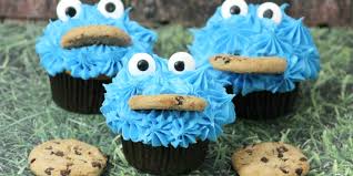 A cookie monster cake is a unique and tasty way to celebrate a birthday. Sesame Street Cookie Monster Cupcakes Mommy Evolution