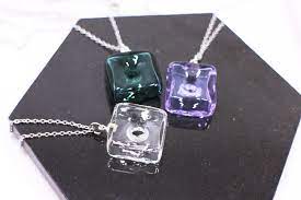 Square Glass Essential Oils Diffuser Necklace Bottle Etsy Essential Oil Necklace Diffuser Oil Diffuser Necklace Glass Charm Necklace
