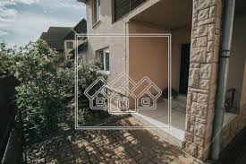 Unsere massiven fertiggaragen aus beton und hoch belastbaren baustoffen sind ebenso vielseitig in der funktion wie im design. Haus Kaufen In Sibiu 6 Zimmer Garage New Concept Living 2845