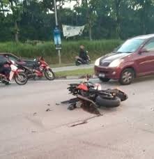 Pada tahun 2014, aku pernah mengunjungi batu caves. Pilih Baju Putih Seolah Beri Petanda Pelajar Meninggal Di Hari Graduasi Di Pangkuan Ibu Bapa Remaja