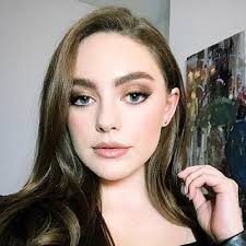 She grew up in west milford, new jersey. Danielle Rose Russell Agent Manager Publicist Contact Info