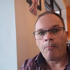 If you have a can of condensed milk and a can of peaches, make this  delicious dessert!