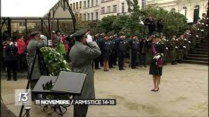 De nombreux touristes et parisiens participent à cette commémoration mais. Que Celebre T On Chaque 11 Novembre